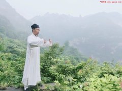 桩功的修炼效果，不输于打坐，见识下站桩的威力！